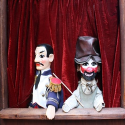 Le ventriloque et le pantin